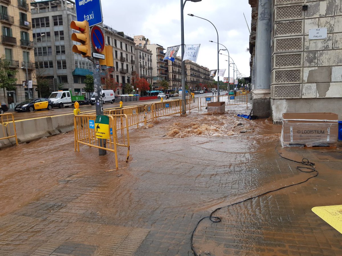 🚨 Saps què és el Protocol de companyies? Si els #BombersBCN detectem en una intervenció que hi ha risc de fuga de gas per fuites d'aigua, incendis o curtcircuits, ens coordinem amb les empreses subministradores per actuar conjuntament.

barcelona.cat/infobarcelona/…