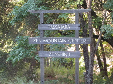 Find ultimate peace at Tassajara Zen Mountain Center in Big Sur—a truly unique experience. #californiahotsprings #meditationretreat #soakyourcaresaway

calihotsprings.com/loc/big-sur-ca…
