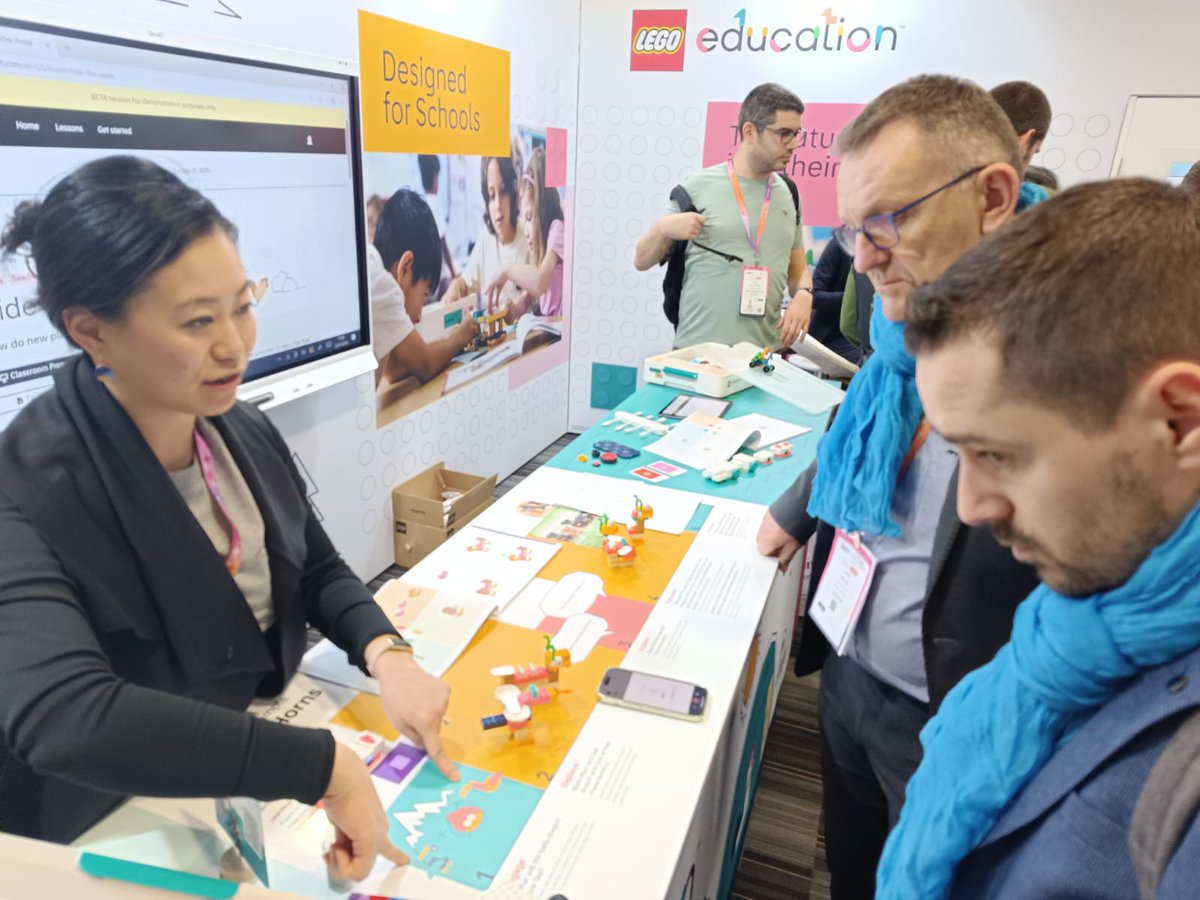 Présentation du nouveau programme <a href="/LEGO_Education/">LEGO Education</a>  au #Bett2025 ⤵️
Solution d’apprentissage scientifique par l’investigation et la manipulation destinée aux enfants de 5 à 11 ans.
#sciences 
#Ambition21