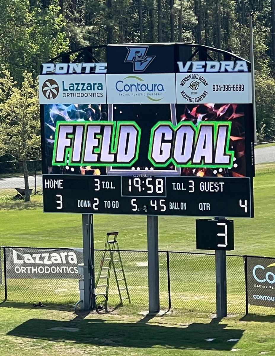 BSSigns1's tweet image. Use digital screens to display dynamic and interactive content at games and events, with high-quality graphics and videos. Hype up the crowd, advertise concessions, or use social media to engage fans.