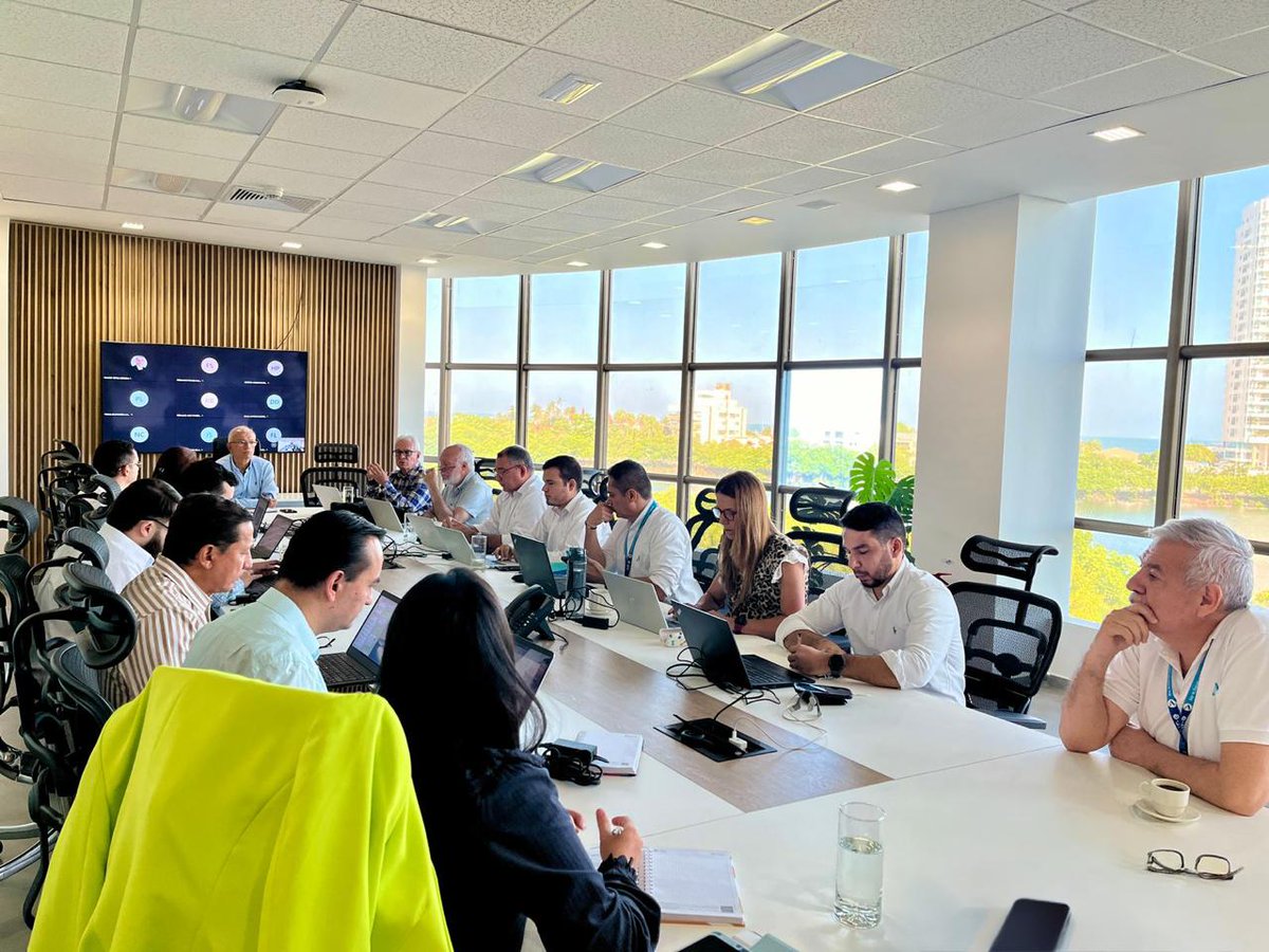 Aire_Energia's tweet photo. #Entérate🌀 Iniciamos mesas de trabajo con @AfiniaGrupoEPM  para compartir conocimiento, experiencias y construir conjuntamente soluciones a las necesidades estructurales del mercado eléctrico de la región Caribe. En esta primera jornada, analizamos los resultados y gestiones encaminadas a la reducción de las pérdidas de energía y la mejora del recaudo.✅