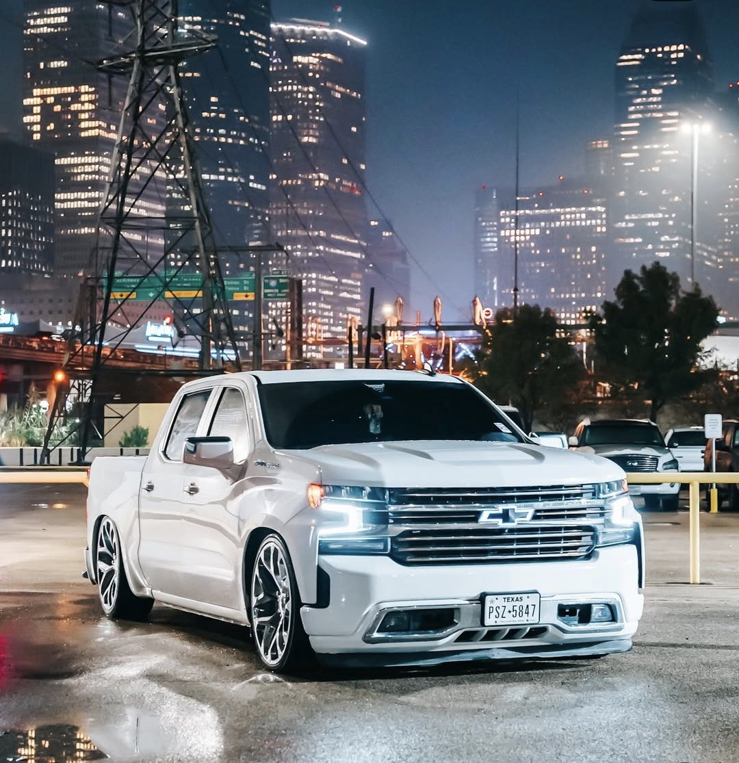 TrucksPointless's tweet photo. Silverado https://t.co/erFzS4fcIE