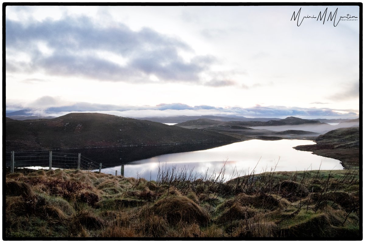 MartinMairi's tweet photo. Such atmospheric sea haar over in Carloway, Isle of Lewis, Outer Hebrides.........prior to the incoming storm.
https://t.co/5se1KgNKWb https://t.co/DylWPC51LS