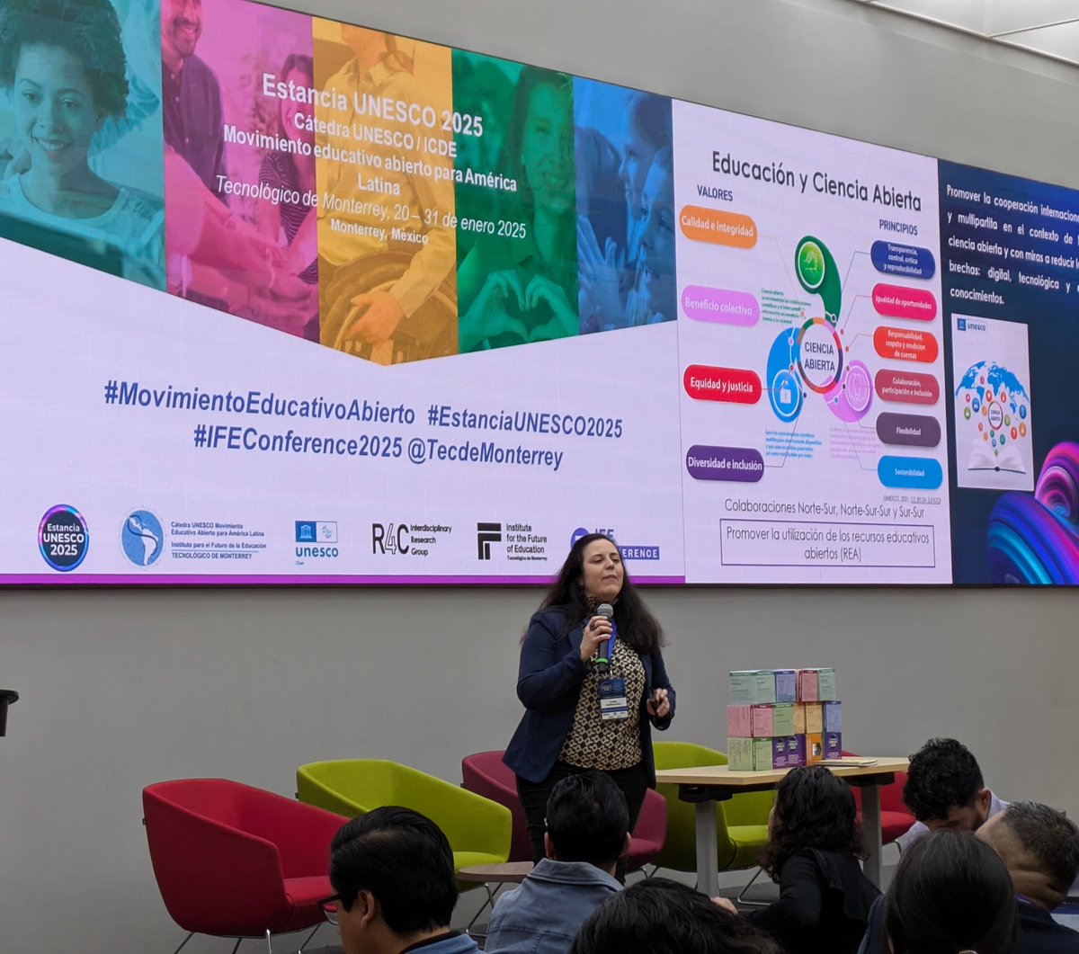 Día 5 de la #EstanciaUNESCO2025 La Dra. <a href="/smartinezperez8/">Sandra Martínez</a> en conferencia magistral nos habla de la #ColaboracionInternacional en el #MovimientoEducativoAbierto <a href="/TecdeMonterrey/">Tecnológico de Monterrey</a>