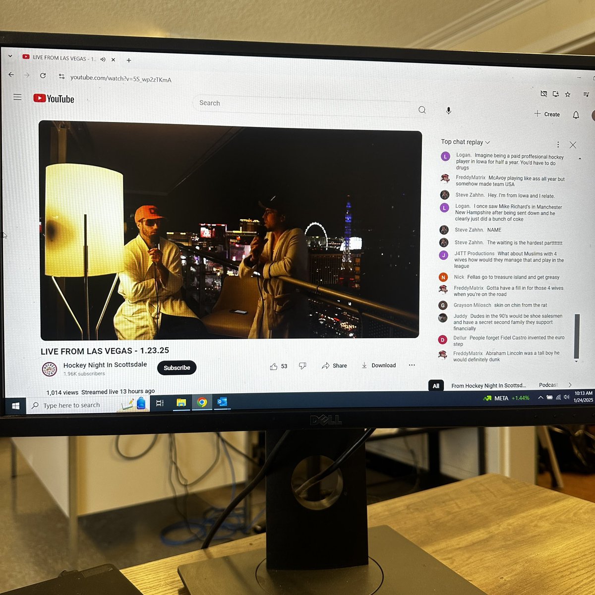 EazyTakes's tweet photo. Busy day in the office @HNIS_Official https://t.co/vs86q37OhA