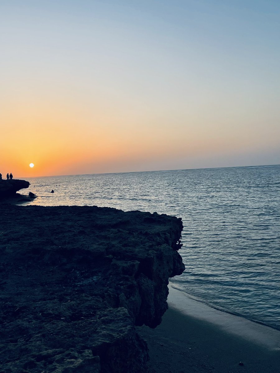 ﮼سياهمطلق tweet media