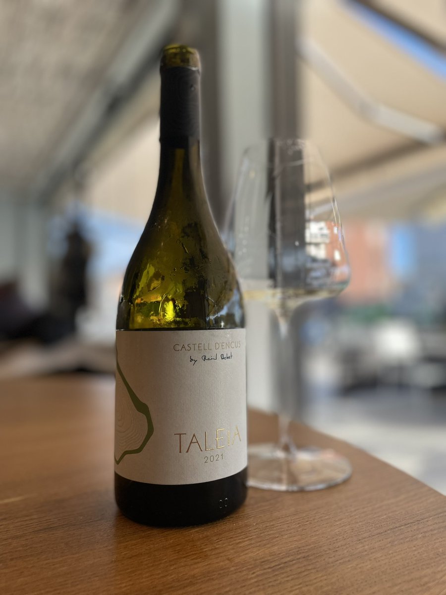 hangulowine's tweet photo. Restaurante Cheche, oasis en Castelldefels
🫛🥗🍷🐟
#cheche #vilaviniteca #calidoscopi #castelldencus #vino #food https://t.co/n27RMKU2C8