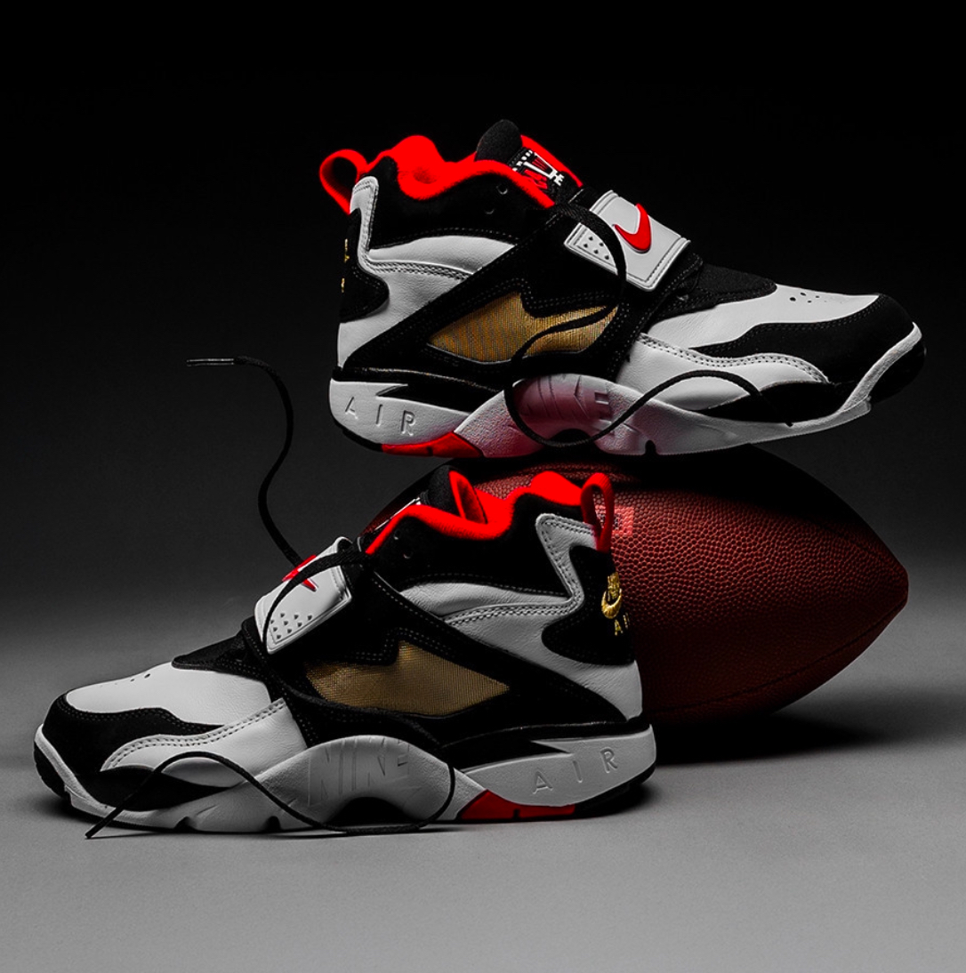 snkr_twitr's tweet photo. Who copped today? https://t.co/QnD7wIuAsE