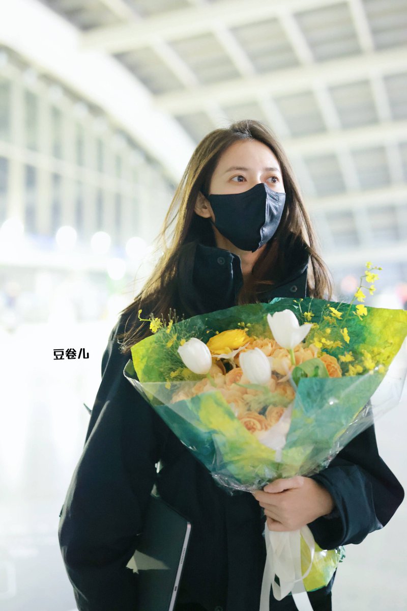 ForYukee's tweet photo. ✈️ 250123 | เมื่อวานช่วงดึก #เฉินอวี้ฉี เดินทางจากหางโจวไปปักกิ่งค่ะ ❤

©️ เครดิตรูป 司徒carey819 , 小豆卷儿喜欢吃肉肉 , 潇生曼曼 , 陈7的姐妹晓立

#ChenYuqi #陈钰琪 #YukeeChen 
#ForYukeeTravel #ForYukee https://t.co/8gqkVicXLF