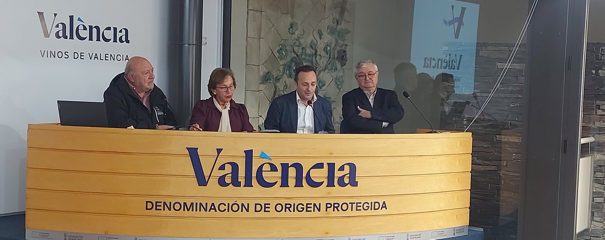 _APPV_'s tweet photo. La APPV ha participado esta mañana en el tradicional evento del Patrón de los Periodistas que se celebra en la sede de la DO de València.
#appv_periodistas #periodistasvalencianos #periodistas #periodismo #cosofundacion #cosomoda #APPV #premio #comunicación #comunicadora https://t.co/CPXx1jnhZI