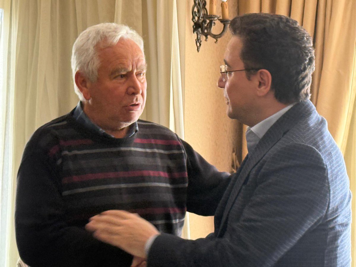 NGurkanYetkin's tweet photo. Deva Partisi Genel Başkanımız Sayın Ali Babacan ve Kıymetli Eşleri , Bolu-Kartalkaya’da yaşanan felaket sonrası bu felakette hayatlarını yitiren Ceren Yaman Doğan ve Lalin Doğan’ın ailelerine taziye ziyaretinde bulunarak kederli ailenin acılarını paylaşarak baş sağlığı dilediler https://t.co/wmrm9J32rj