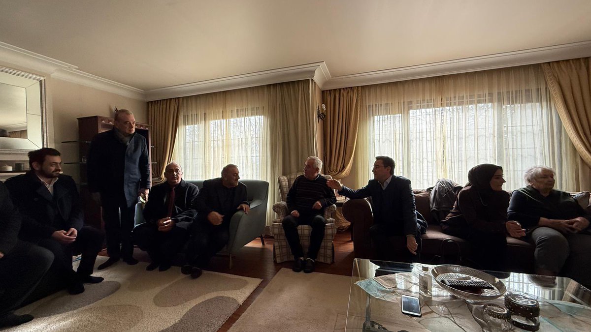 Deva Partisi Genel Başkanımız Sayın Ali Babacan ve Kıymetli Eşleri , Bolu-Kartalkaya’da yaşanan felaket sonrası bu felakette hayatlarını yitiren Ceren Yaman Doğan ve Lalin Doğan’ın ailelerine taziye ziyaretinde bulunarak kederli ailenin acılarını paylaşarak baş sağlığı dilediler