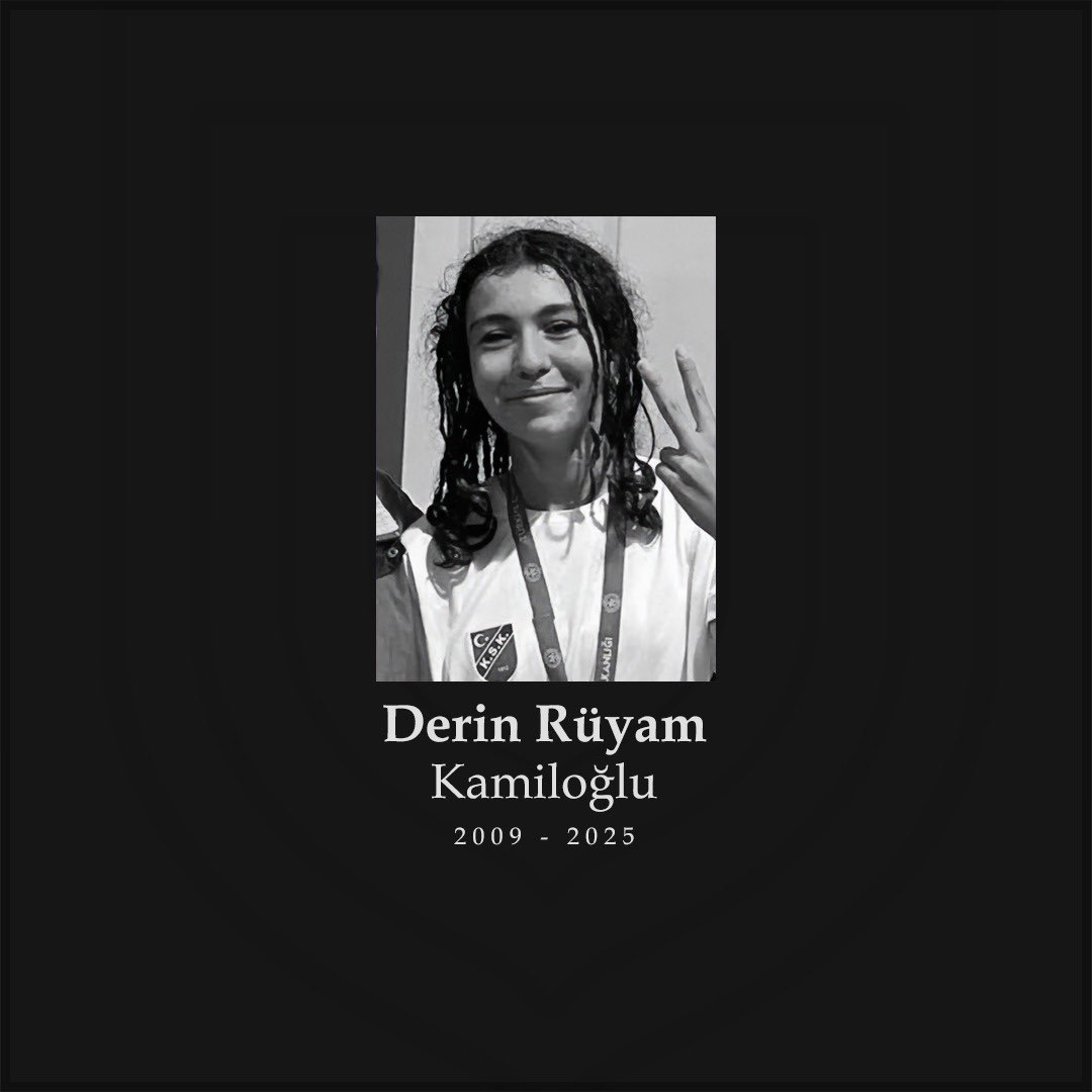 KarsiyakaSK's tweet photo. Acımız çok büyük

Bugün sabah saatlerinde Afyonkarahisar-Konya karayolu üzerinde içinde eskrim sporcularımızın da bulunduğu otobüsün yaptığı kaza sonucunda sporcumuz Derin Rüyam Kamiloğlu’nu kaybetmenin büyük üzüntüsünü yaşıyoruz.

Kamiloğlu’na Allah’tan rahmet, başta ailesi ve sevenleri olmak üzere tüm camiamıza başsağlığı diliyoruz.

Kazayı yaralı olarak atlatan ve hastanede tedavilerini yakından takip ettiğimiz bir antrenör ve 5 sporcumuza da acil şifalar diliyoruz.