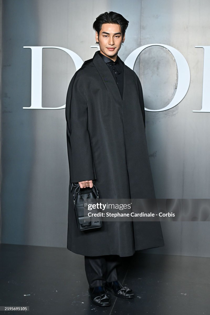 ApoNattawinINA's tweet photo. Perfect 😍💛🔥

NATTAWIN FOR DIOR WINTER PFW 25

@Nnattawin1 @Dior 
#ApoNattawin #DiorWinter25  
#MileApoDiorWinter25 
#ParisFashionWeek #PFW https://t.co/RiJCniekZY