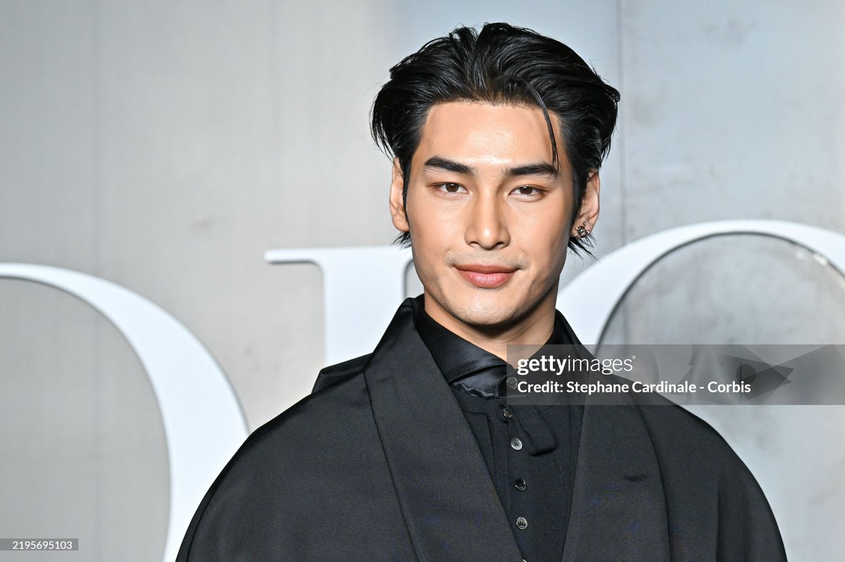 ApoNattawinINA's tweet photo. Perfect 😍💛🔥

NATTAWIN FOR DIOR WINTER PFW 25

@Nnattawin1 @Dior 
#ApoNattawin #DiorWinter25  
#MileApoDiorWinter25 
#ParisFashionWeek #PFW https://t.co/RiJCniekZY