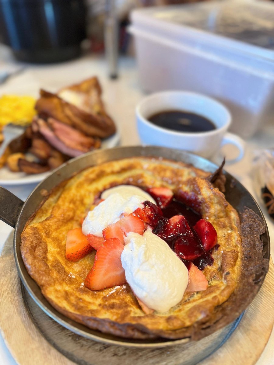 A popular brunch spot worth the long wait in line. 🥞✨