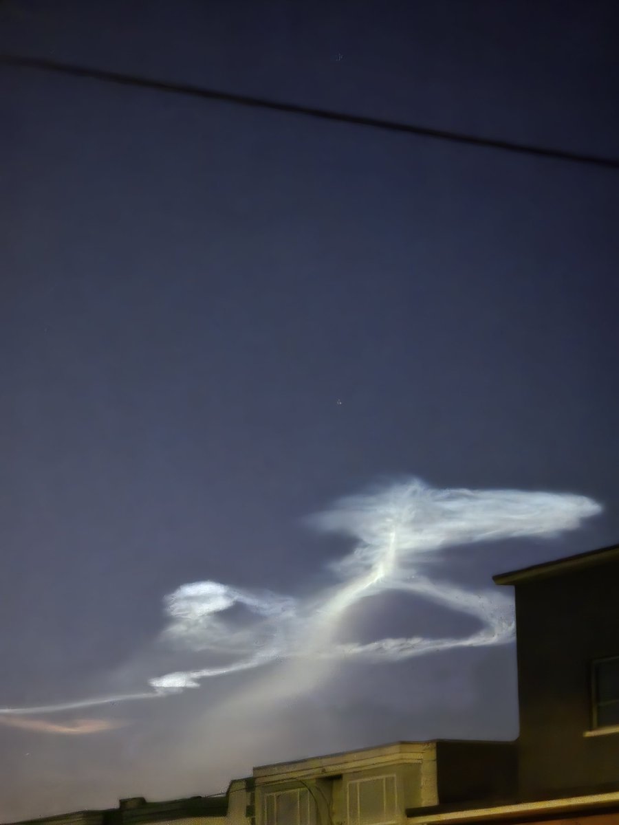 What is this? Cloud ? Smoke? I took this in #SF #Bayview looking towards the bay. #ktvu #Weather