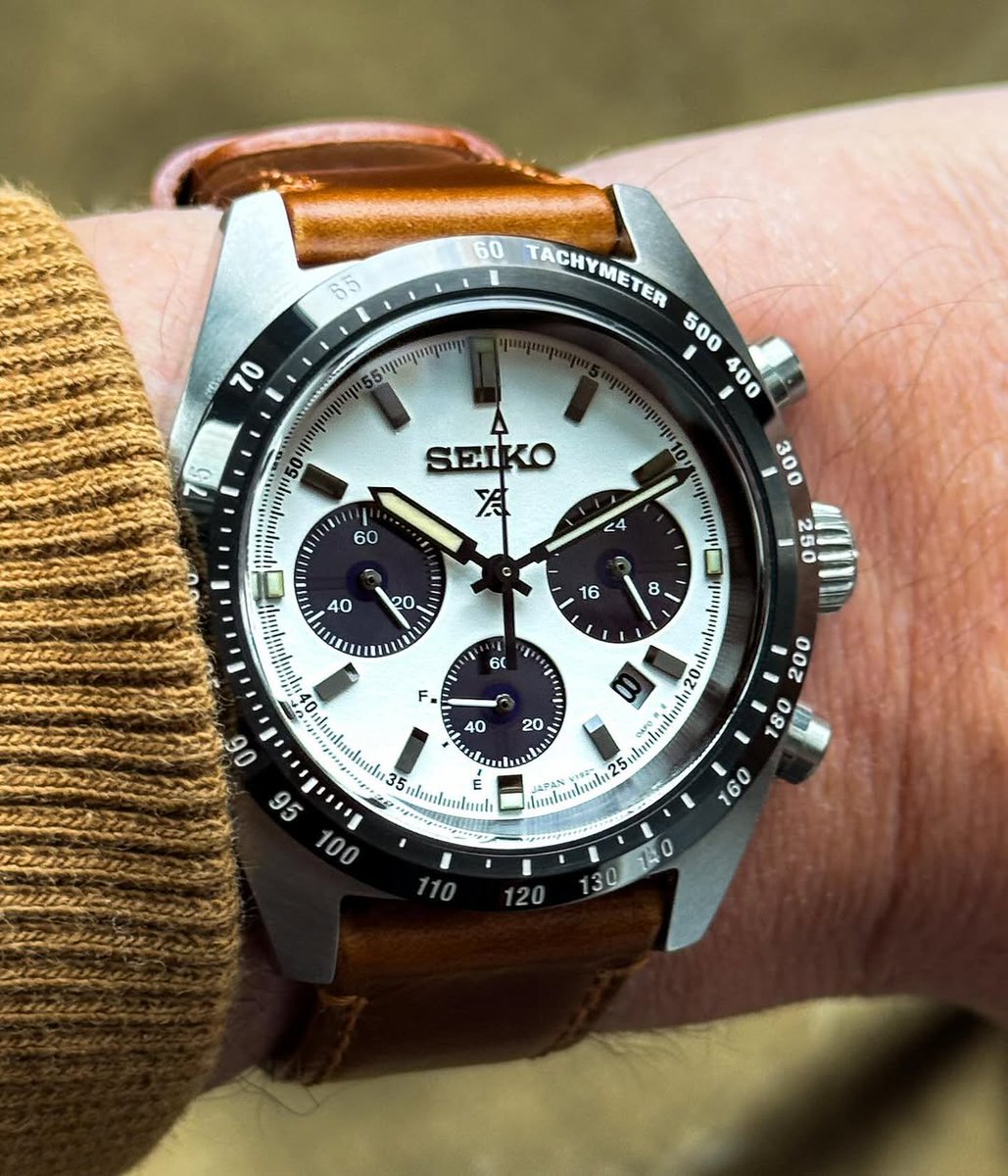 From the boardroom to the bar, our leather bands are the perfect accessory for any occasion. Dress up your wrist game! 🕴️⌚ Photo: @watchyaonabout

 #bartonbands #bartonwatchbands #wristwatch #watchlovers #watches #watchcollector #instawatch #watchoftheday #watchnerd #watchmania