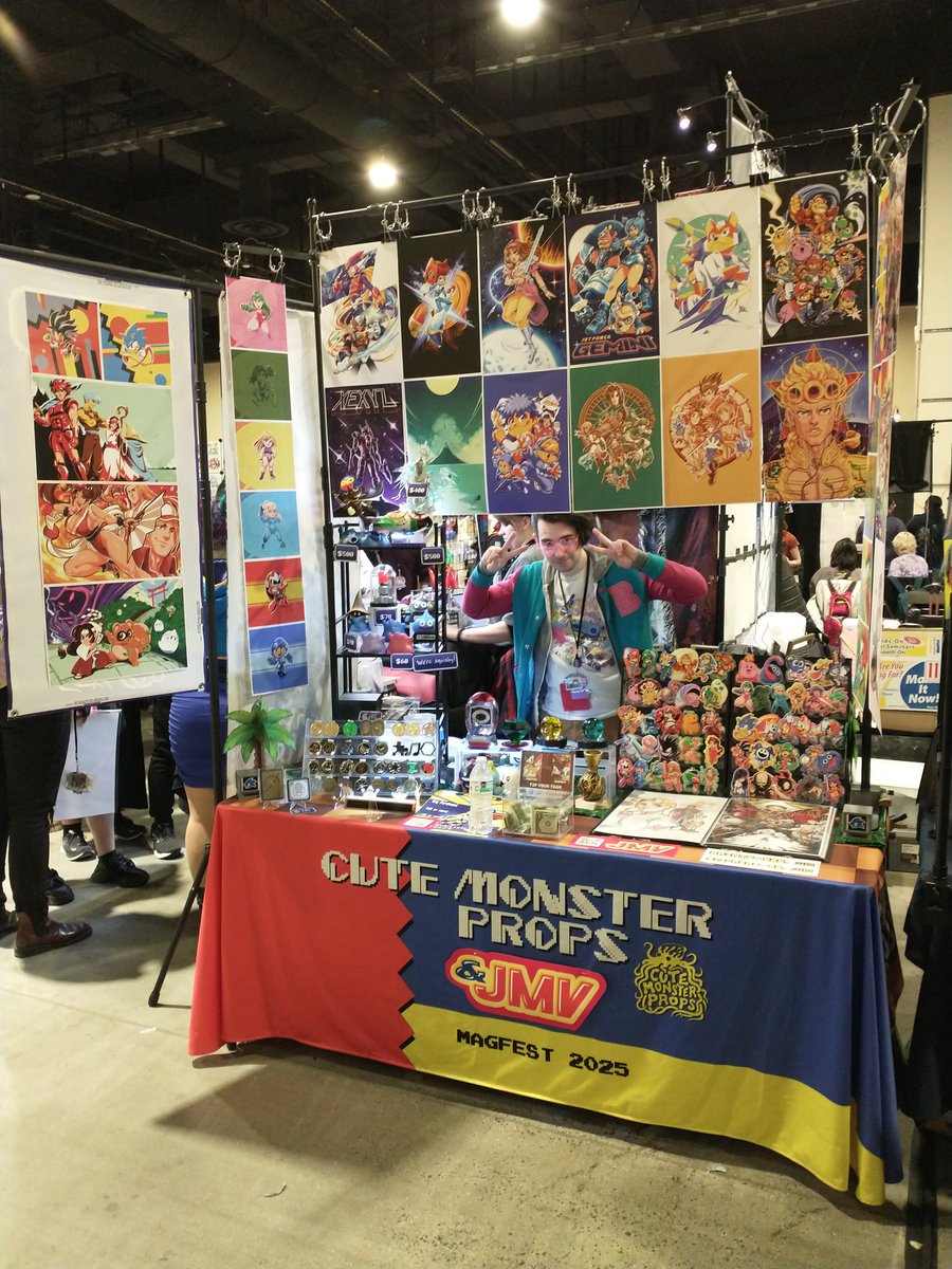 cutemonsterprop's tweet image. Come on by! Right next to the middle consoles entrance.
I brought just 2 Geno statues and 5 Windfish statues so if you've been waiting now's your chance!