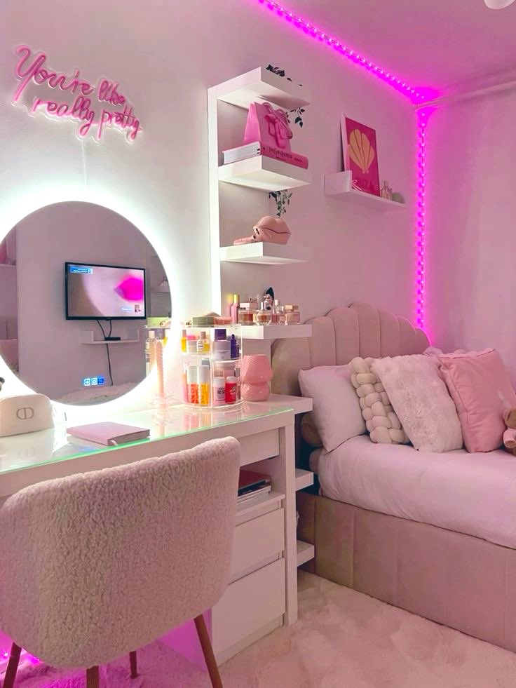 donadaversace's tweet photo. Itens para Decorar seu Quarto por até 50 reais… 💸 🎀💗 ~ a thread https://t.co/O0AG2XlR7I