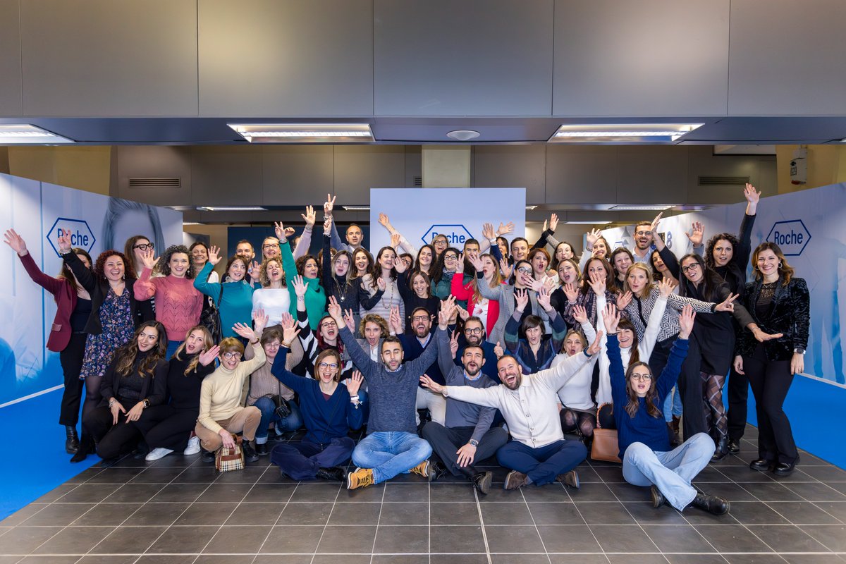 RocheItalia's tweet photo. La nostra convention è stata un'esplosione di energia positiva ⚡ Insieme innoviamo, insieme possiamo ogni giorno essere la versione migliore di noi stessi per un’organizzazione che punta sempre più in alto, ispirando nuove soluzioni a sfide sempre più complesse. https://t.co/VaOcnYJLmz