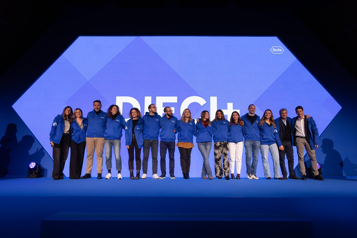 RocheItalia's tweet photo. La nostra convention è stata un'esplosione di energia positiva ⚡ Insieme innoviamo, insieme possiamo ogni giorno essere la versione migliore di noi stessi per un’organizzazione che punta sempre più in alto, ispirando nuove soluzioni a sfide sempre più complesse. https://t.co/VaOcnYJLmz