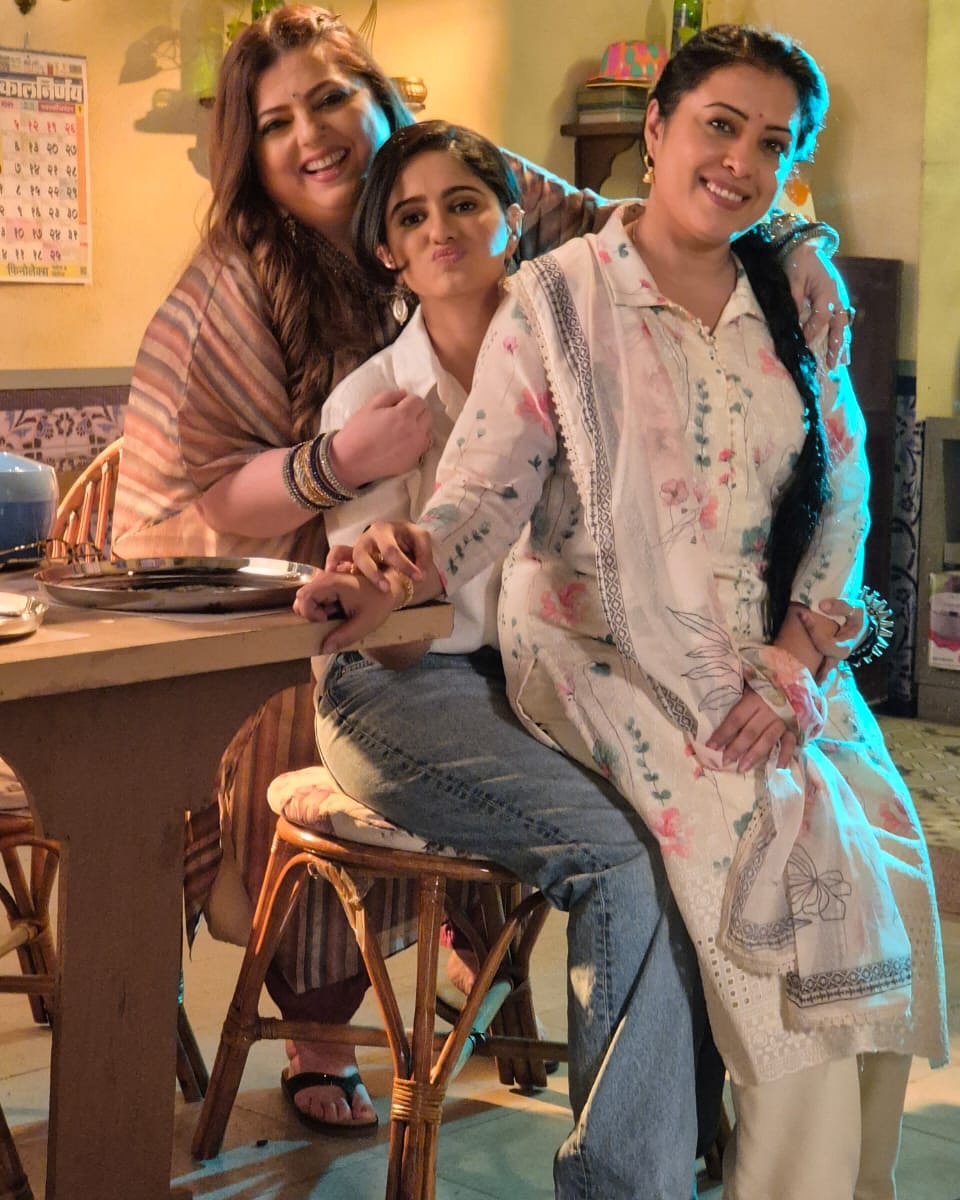 my favorite ladies are hereee 🥺❤
mannat and her support systems. 

#AyeshaSingh #MannatKhanna
#Mannat #Mhkpk