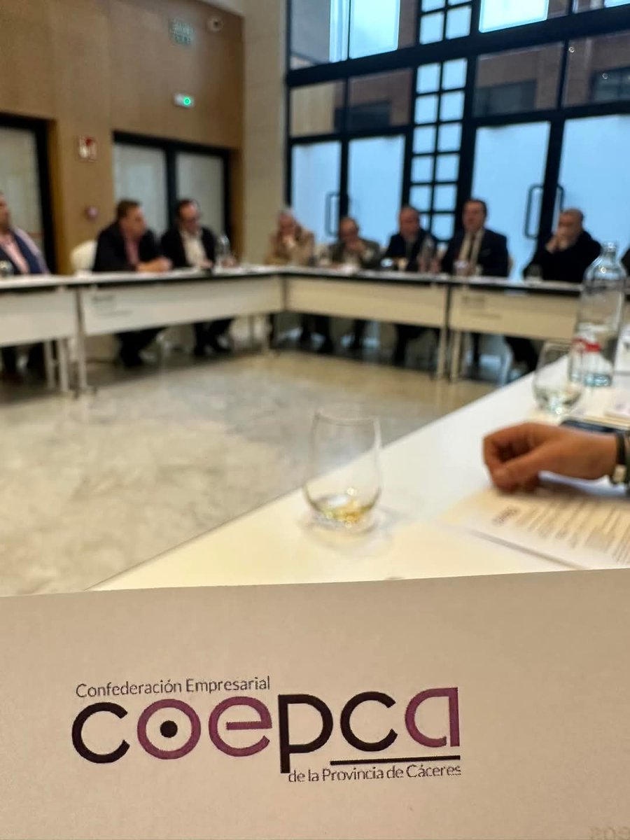 🟢Nuestro presidente Juan Pedro Rivero, presente en la junta directiva de Coepca celebrada en Cáceres.

✅ 12 nuevas asociaciones se unen a la confederación que integra todo el tejido empresarial de la provincia de Cáceres.

¡Avanzamos juntos! 💪 Unidos somos más fuertes.