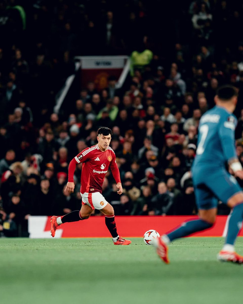 LisandrMartinez's tweet image. Three important points in the bag, now focused on Sunday! @ManUtd 👹❤️