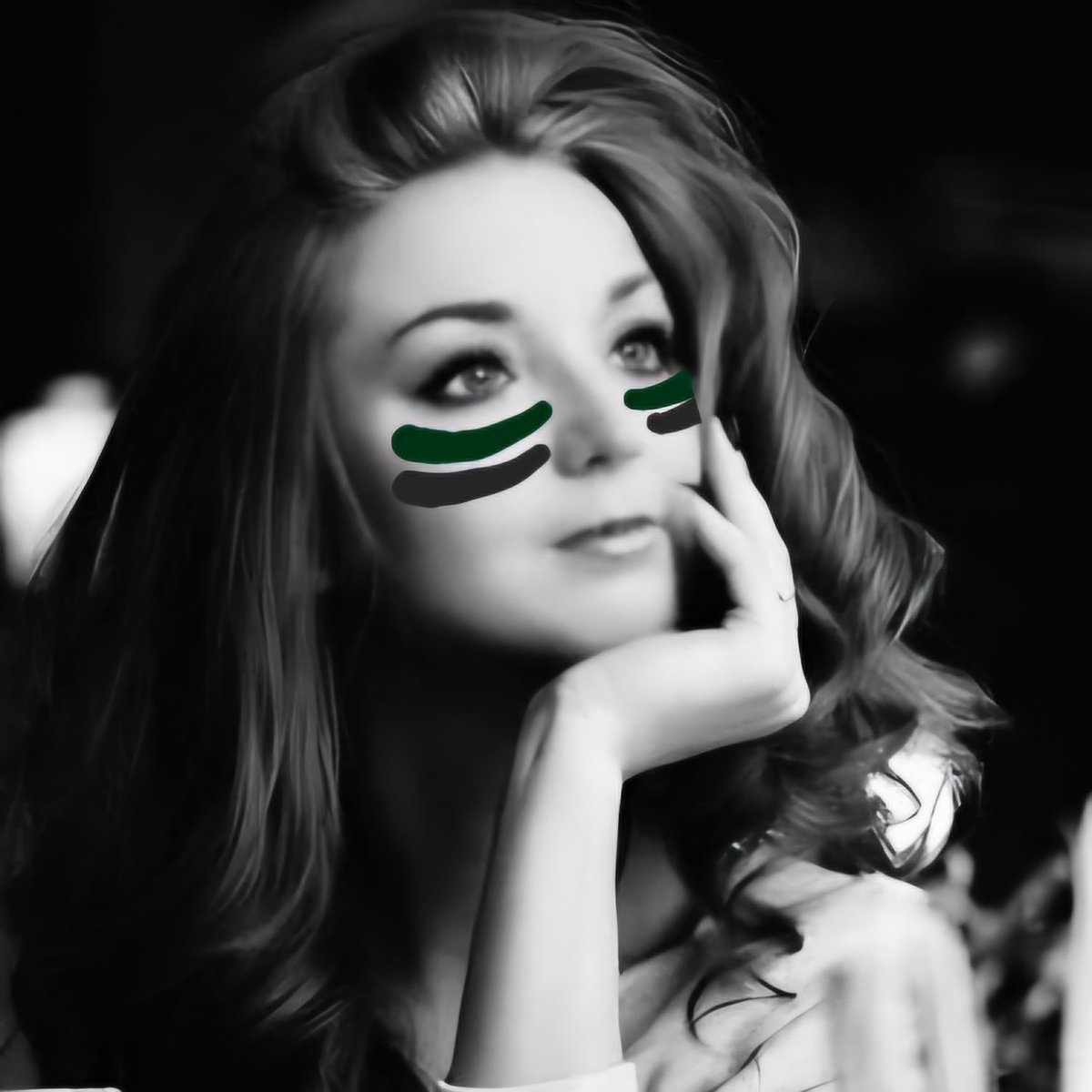 EllyKayUSA's tweet photo. It's time to get your war paint on again @PolitiBunny. 😄 🙌
#TheFoo 🐇
#WinWithWinsome https://t.co/vwvtnbQ2QE
