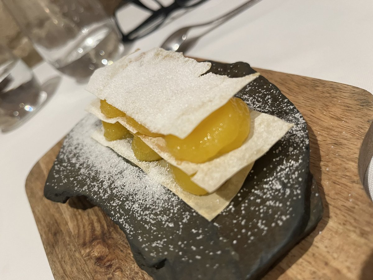 Un hueco especial en mi corazón para esos sitios que “asan de más” por si alguien (yo) quiere probar un poco de todo. Qué bien en El Pedrusco de Aldealcorvo.