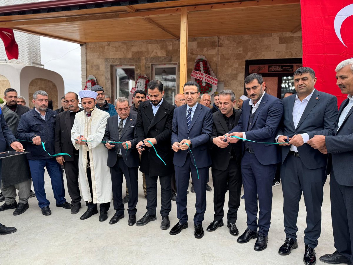 Kaymakamımız Sayın Ayhan AKPAY, İlçemiz Kurtuluş Mahallesi’nde Pado Ailesi tarafından inşa ettirilen H. NURETTİN PADO CAMİİ’nin ibadete açılış törenine katıldı. Caminin yapımını gerçekleştiren hayırsever iş insanı Murat PADO ve ailesine teşekkür ederiz. İlçemize hayırlı olsun.