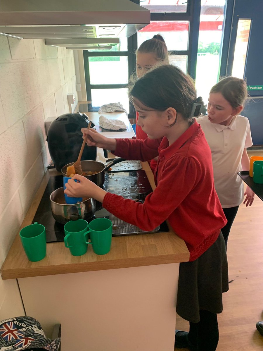 Blaenycwm Primary (@blaenycwmps) on Twitter photo Dosbarth Ruby have been making soup from seasonal vegetables. <a href="/bgstemproject/">Blaenau Gwent STEM Project</a> Dosbarth Ruby have been making soup from seasonal vegetables. <a href="/bgstemproject/">Blaenau Gwent STEM Project</a>