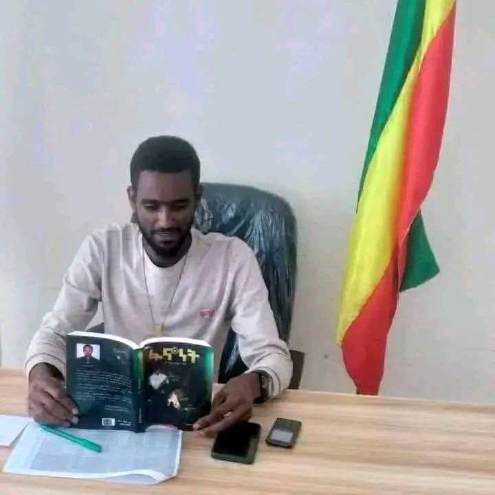 #አማራው_ለአማራ_የሰጠው_ፅኑ_ቃል📌

“መነሻየ ያደረኩት #የነፃነት፣ #የፍትህ፣ #የእኩልነት እና የአንድነትን ትግል መጨረሻውን ሳላይ ልሰዋ ወይም ልሞት እችላለሁ እና አደራ ወደኃላ እንዳትሉ‼️

#ፋኖ_ዮሐንስ_አለማየሁ‼️

ነብስህ በሰላም ትርፍ ወንድሜ‼️