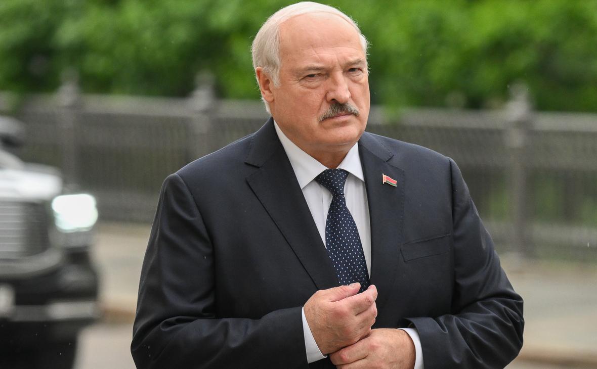 Eric_Lecomte_'s tweet photo. "Reporters sans frontières a déposé une plainte contre #Loukashenko pour la persécution de journalistes auprès de la Cour pénale internationale.

Le président de la Biélorussie est accusé de crimes contre l'humanité liés à la persécution massive de journalistes.

#Russie #Ukraine #Biélorussie #Bélarus #CPI