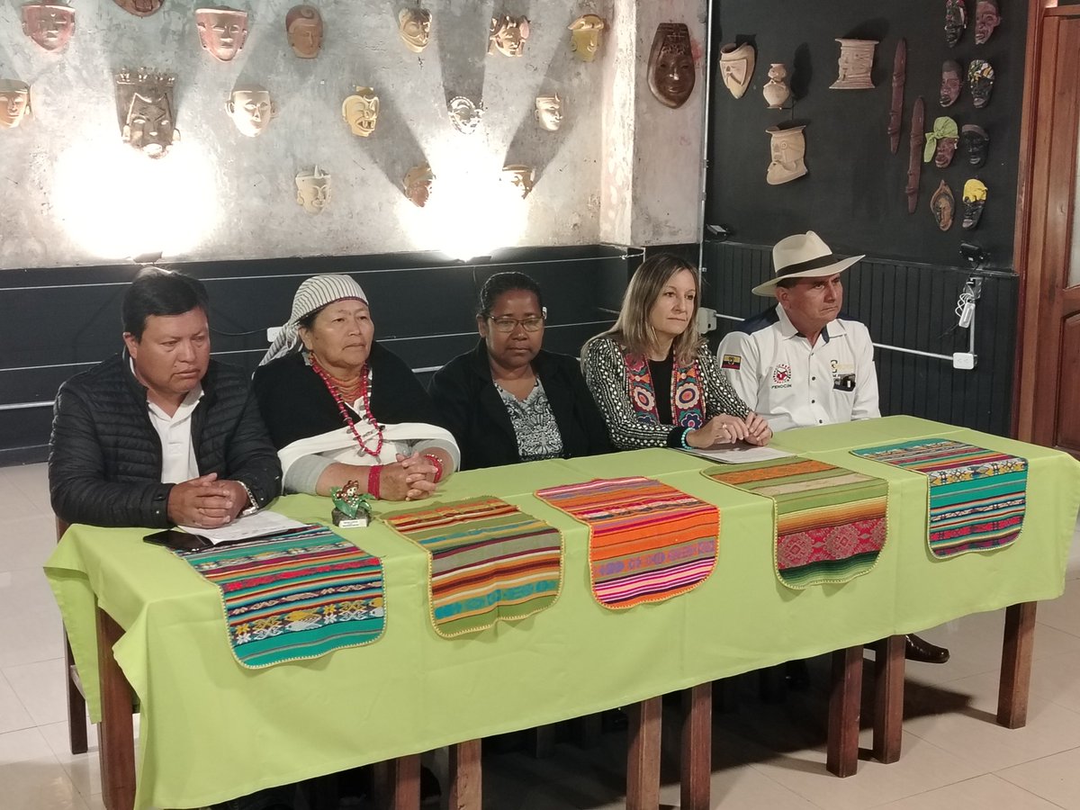 Copisaec's tweet photo. COPISA| Loyda Olivo Cheme, presidenta de #COPISA participa en el lanzamiento del "Mandato Campesino".
Sigue la transmisión EN VIVO en: https://t.co/kQBmanT9Y0 https://t.co/aySqJ5LcBO