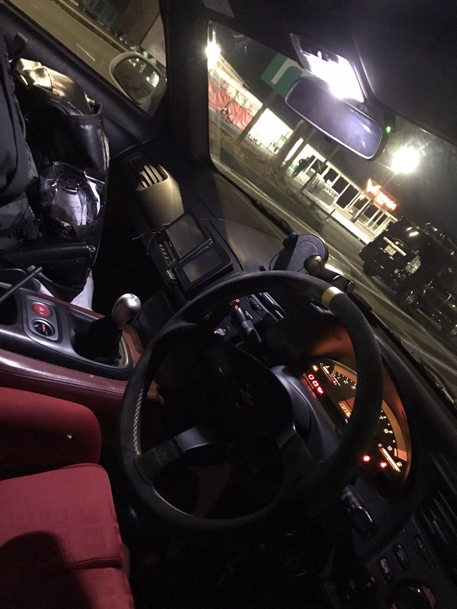 WideWidthness's tweet image. ニダブみたいなクルマ買いました！シバキ車らしくバンバンシバいて行こうと思います！ #S2000 #腰が痛い