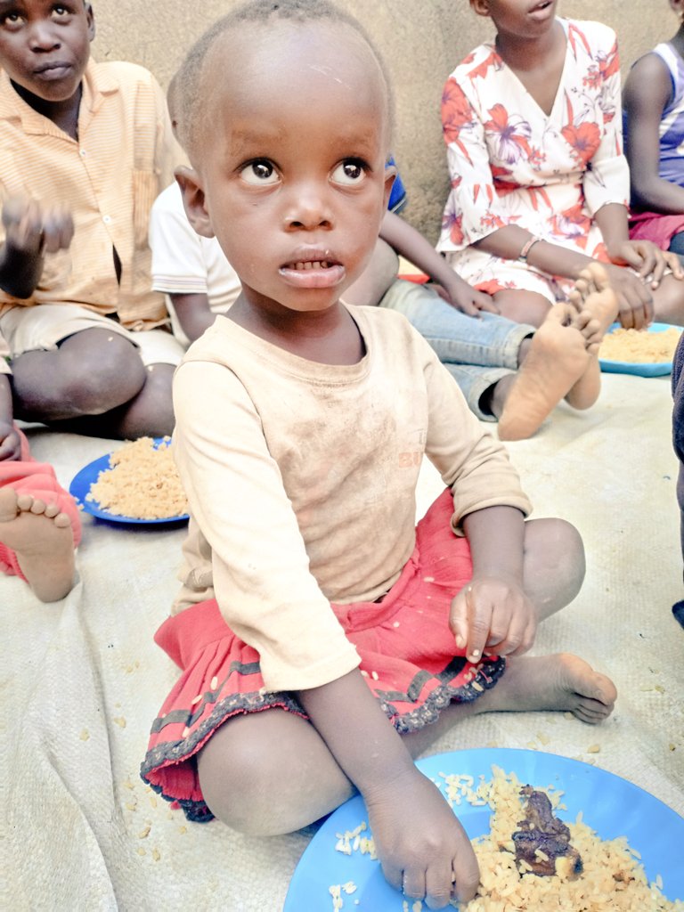 Jb_Agustine's tweet photo. Whoever is kind to the poor lends to the Lord, and He will reward them for what they have done #help #orphansinneed #povertyawareness #socialgood #dogood #humanity #kindness #bekind #orphancare #childwelfare #JHOPE #Dior #amici24 #zelena #Thalapathy69 https://t.co/F2Z1wDSi7B
