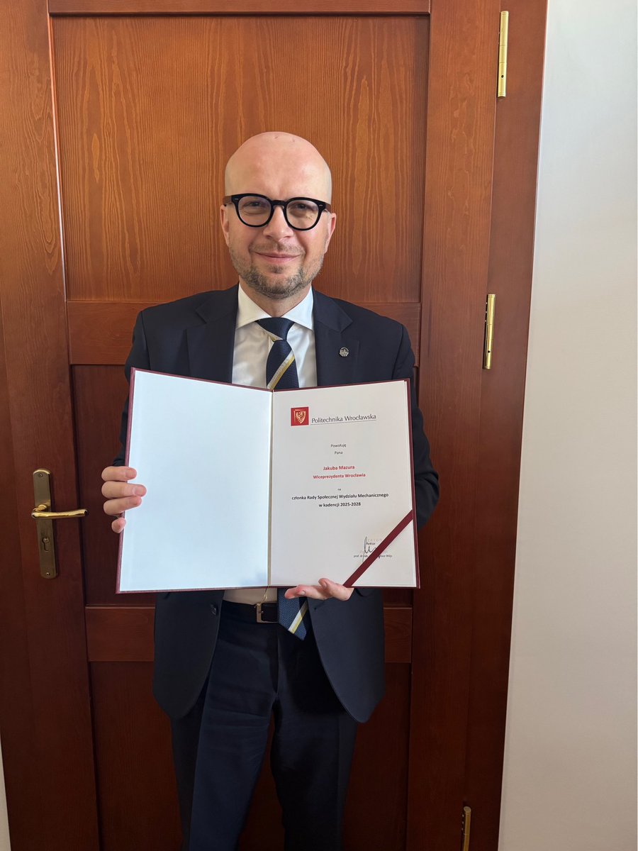 Jakub Mazur (@mazurjakubwro) on Twitter photo Każdy z nas lubi piątki 😀
Szczególnie te, w których spotyka nas coś niezwykłego i pozytywnego.
Dzisiaj miałem wielki zaszczyt odebrać z rąk Pani Dziekan Wydziału Mechanicznego <a href="/PWr_Wroclaw/">Politechnika Wrocławska</a>, Pani Prof. dr hab. inż. Celiny Pezowicz powołanie do Społecznej Rady Wydziału.
To Każdy z nas lubi piątki 😀
Szczególnie te, w których spotyka nas coś niezwykłego i pozytywnego.
Dzisiaj miałem wielki zaszczyt odebrać z rąk Pani Dziekan Wydziału Mechanicznego <a href="/PWr_Wroclaw/">Politechnika Wrocławska</a>, Pani Prof. dr hab. inż. Celiny Pezowicz powołanie do Społecznej Rady Wydziału.
To