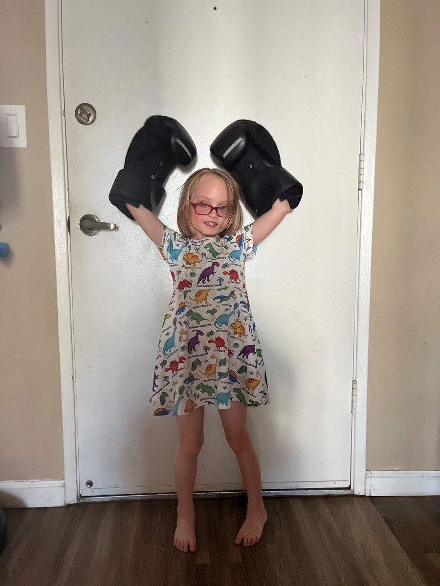 LaydenRobinson's tweet photo. @Super70sSports It's #Monday at #Matilda 's #school. But #traditionally, it is on #Friday https://t.co/fAH7ZrH6xQ