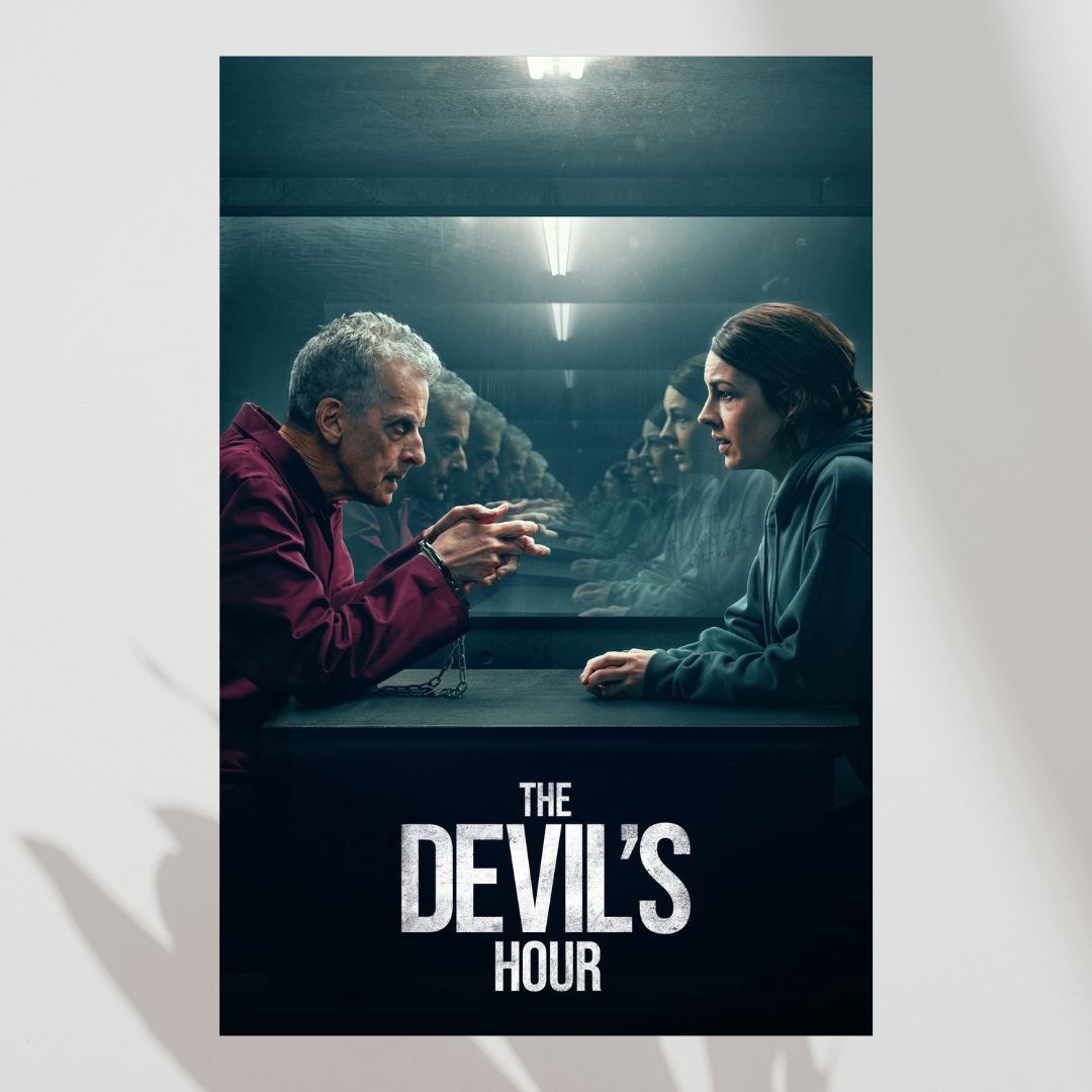 «La hora del diablo» la protagoniza L Chambers, una asistente social que se despierta todas las noches exactamente a las 3:33 a.m., conocida como "la hora del diablo". 
Esta es su 2ª temporada y me siguen interesando todas las paranoias espacio-tiempo que propone. Echadle un ojo.