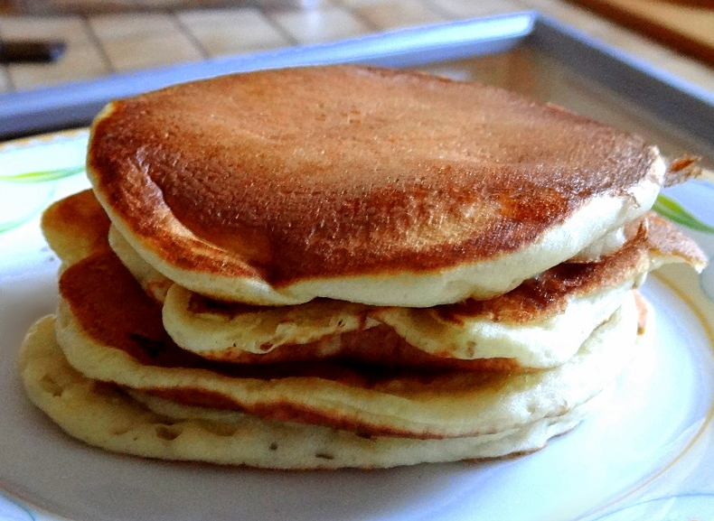 cakesandsweets's tweet photo. 😋 Régalez-vous avec ces pancakes, une idée recette gourmande pour la chandeleur. La recette est ici : 
https://t.co/nvUj8LR0Rv https://t.co/o6MyeXJKTP
