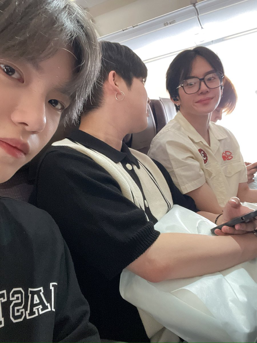 VERIVERY tweet media