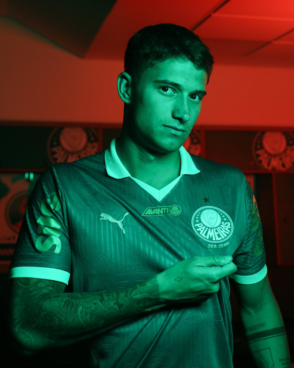 Palmeiras's tweet image. ✍️ TÁ ASSINADO: o uruguaio Emiliano Martínez é o novo meio-campista do #MaiorCampeãoDoBrasil! 🆕 ➤ tinyurl.com/y4pnjkk3