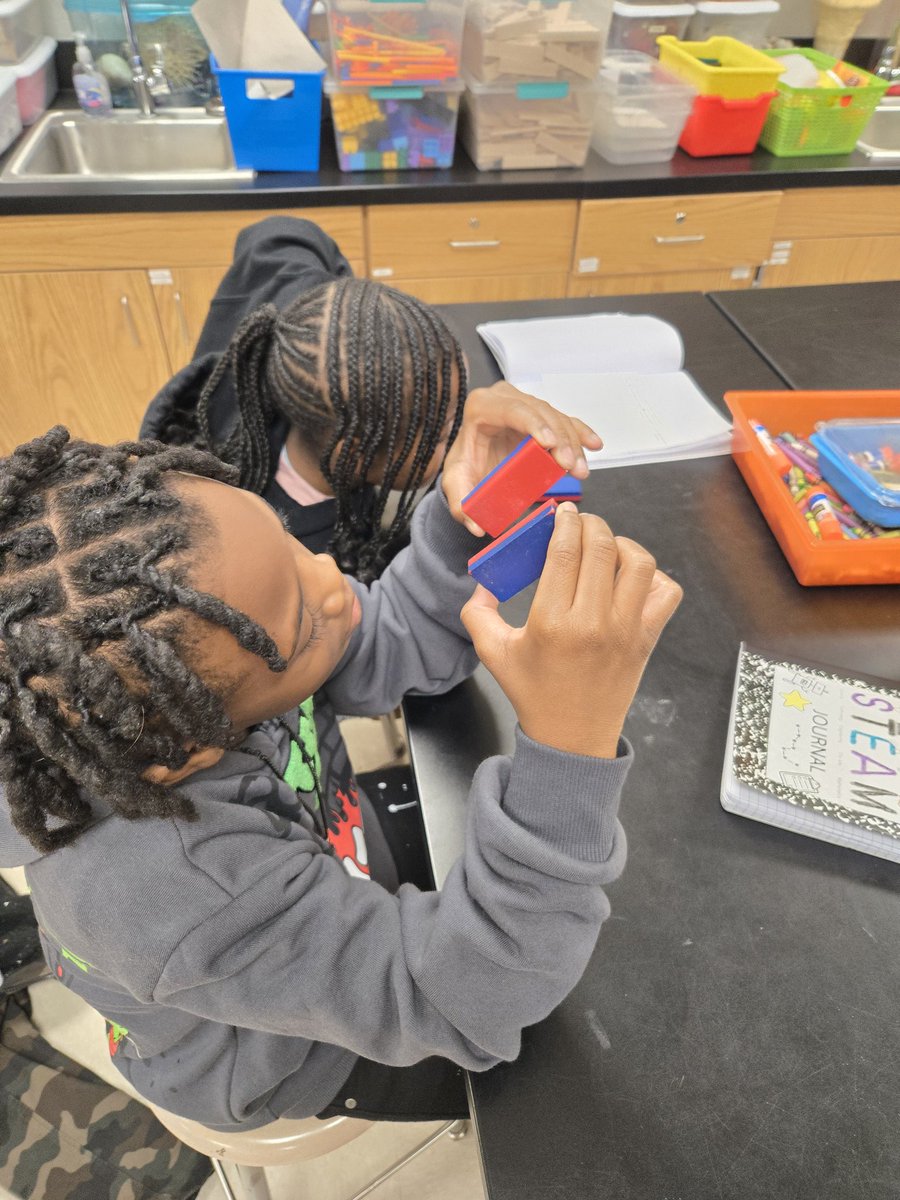 BoydSTEAMLab's tweet photo. More Magnet Fun! 4th grade students also conducted magnet investigations discovering how magnetic fields can pass through certain objects! https://t.co/Kx7CfFP4ZL