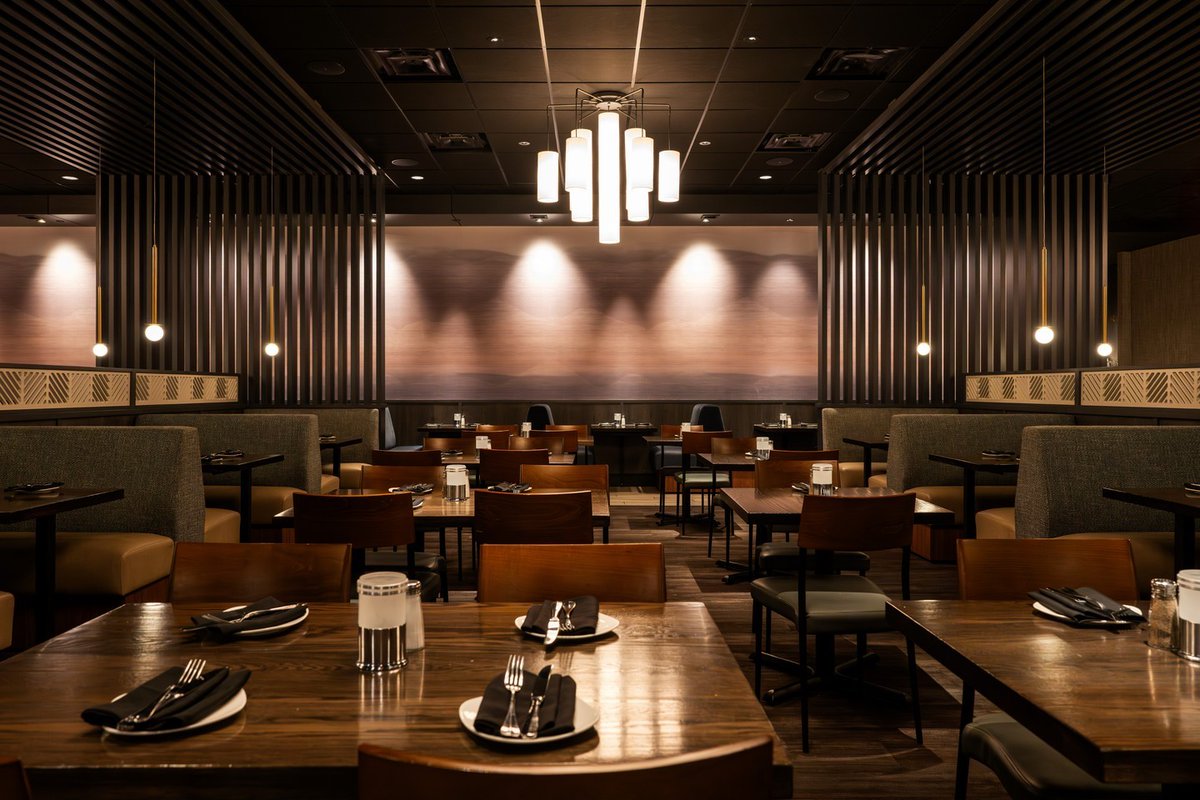 AstekInc's tweet photo. Congratulations to @CHWinery on their newest location in Kansas City! Beautifully designed by Aria Group Architects, this cozy, moody interior features our Brume mural– part of our Ascend collection by @JillMalek. 

📸: Leslie Eve Photography Interiors https://t.co/Udts6SiLrC
