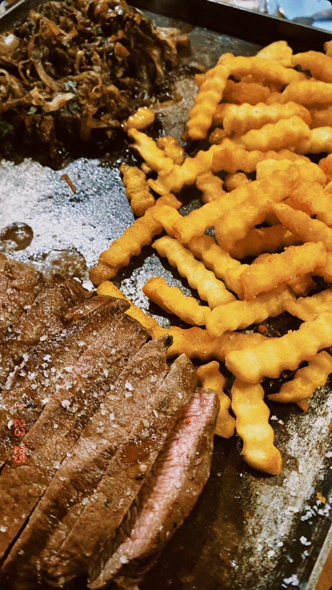 cachacanacional's tweet photo. Sextou! 

Uma cachacinha pra abrir o apetite e aquela tábua de 🥩 e 🥔! https://t.co/jfdyD8vOkf