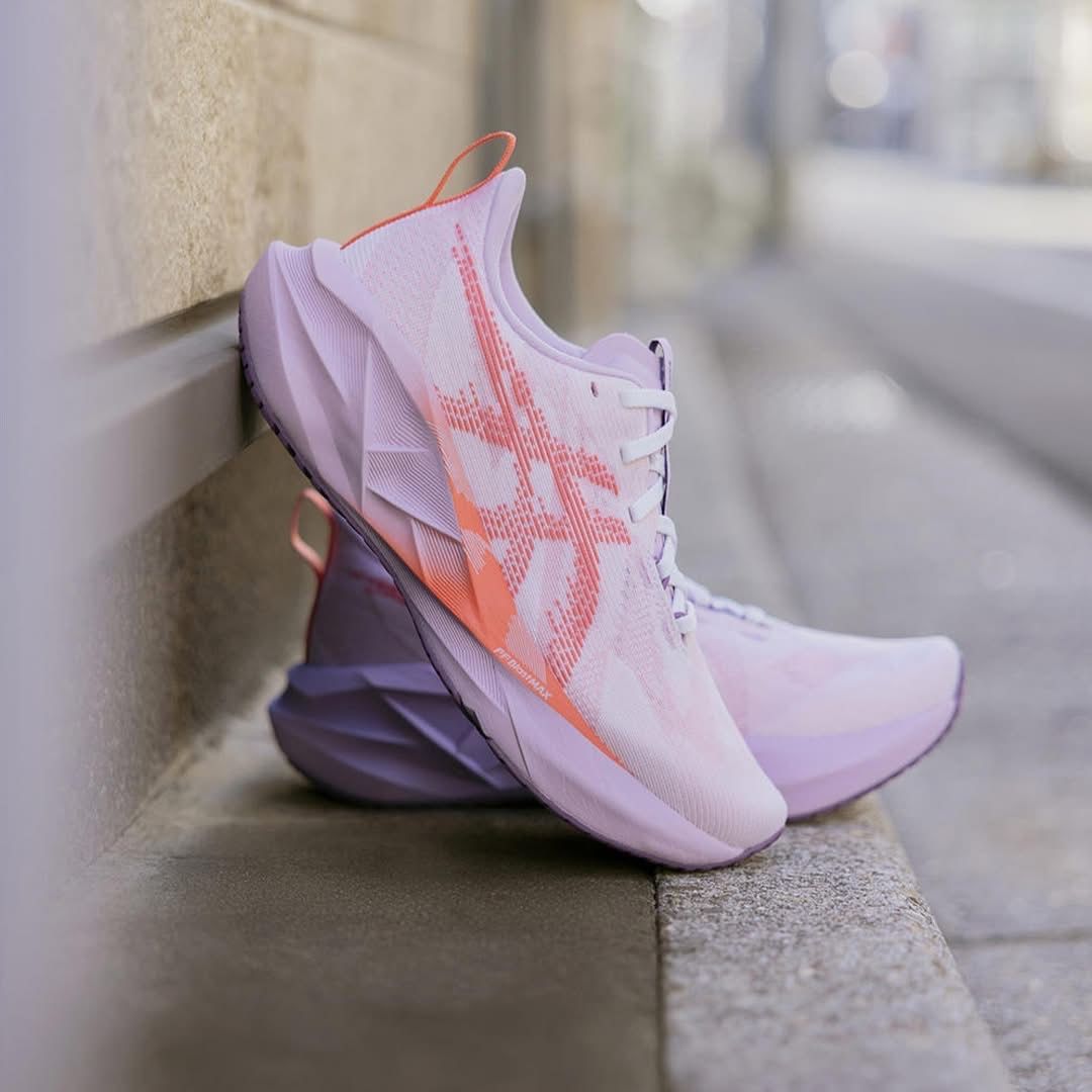 RunningRoomLdn's tweet photo. Comfort meets energy in the new ASICS NOVABLAST™ 5 shoes. Cushioned, energized, bouncy and most of all--fun! https://t.co/yRVheZTzhP
#RunLondonRR #RunWithRR https://t.co/UbihEUEPOR