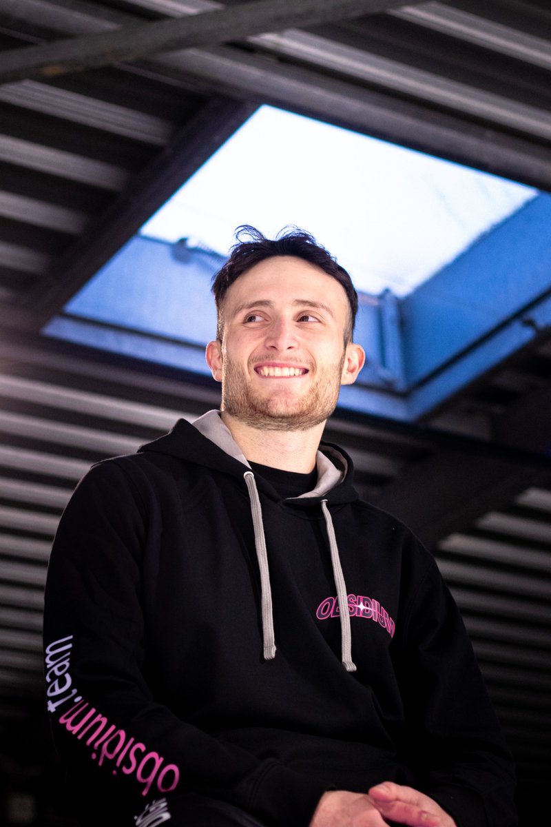 Toi aussi tu veux ton sweat Obsidium pour les vacances d'hiver qui approchent ? 

Traine pas parce qu'il ne reste que ça en stock : 
1 x S
2 x M
2 x XL

C'est là ksasspass : obsidium.team/boutique/accue…