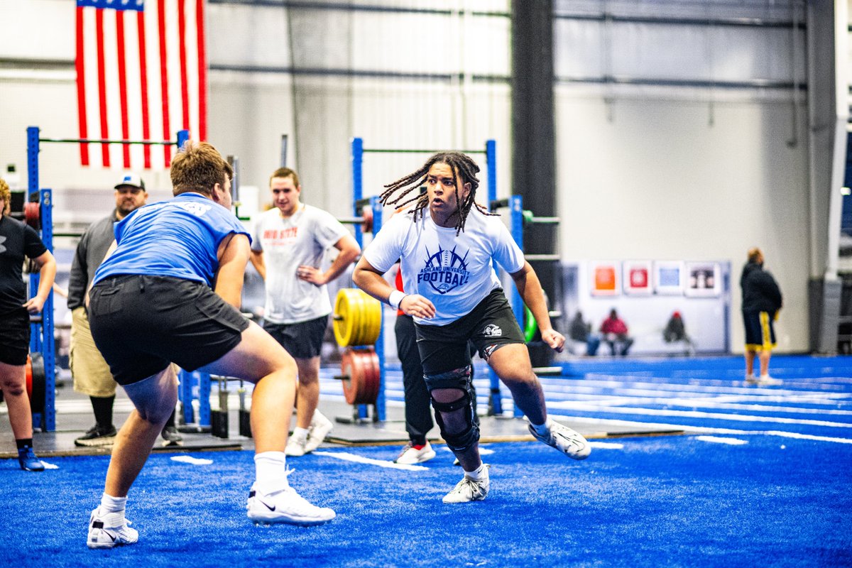 Taking advantage of every opportunity #SaturdayMorningSkills 🏈 

<a href="/DaleRodick/">Dale Rodick II</a> <a href="/CoachChad_T3/">Coach Chad</a> <a href="/morr_movement_/">Trevor Morrison</a> <a href="/T3Performance1/">T3 Performance Campus</a>